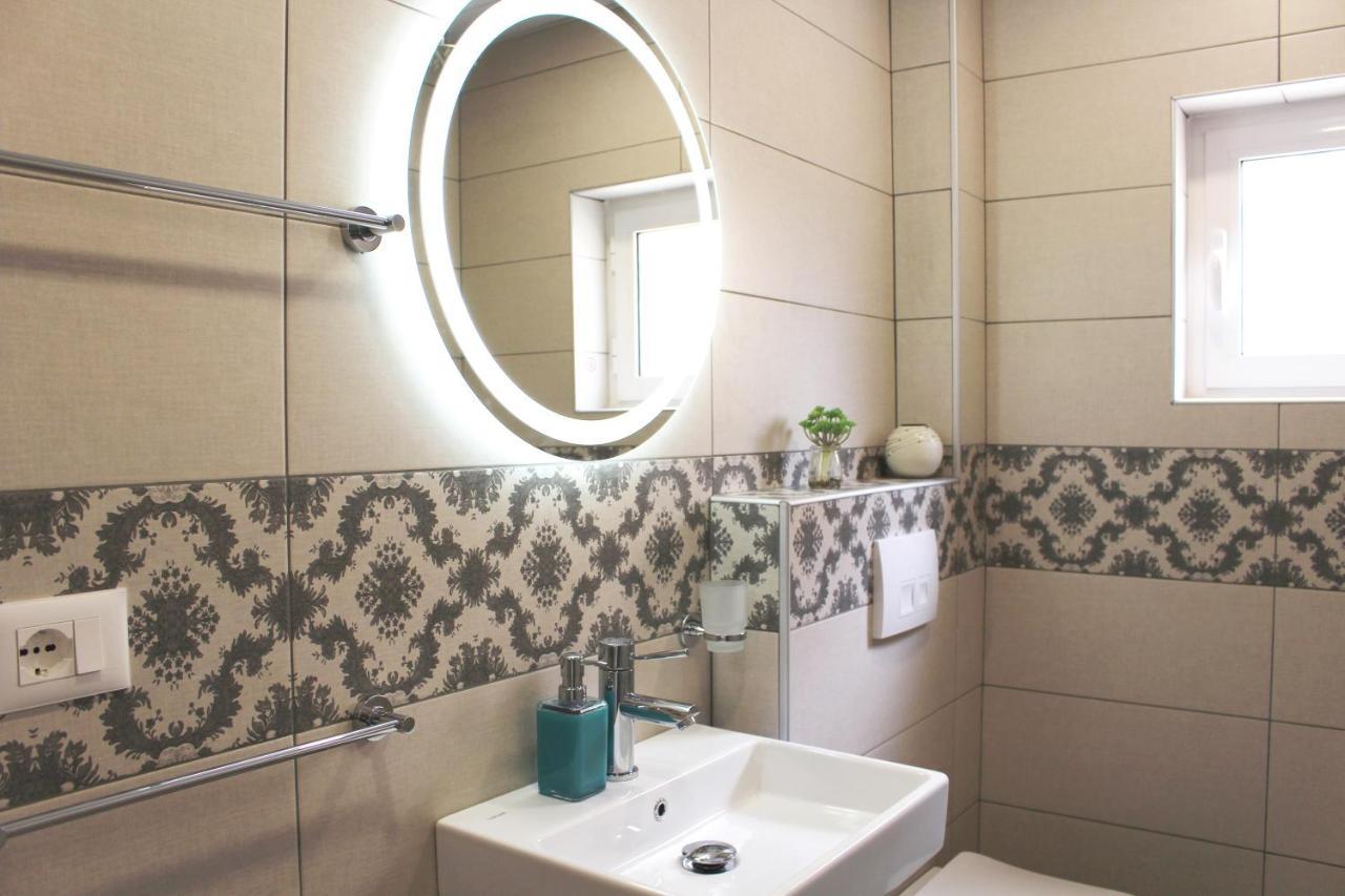 2V1 - Myslym Shyri Apartment Tirana Bagian luar foto