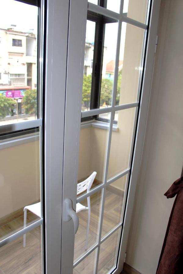 2V1 - Myslym Shyri Apartment Tirana Bagian luar foto